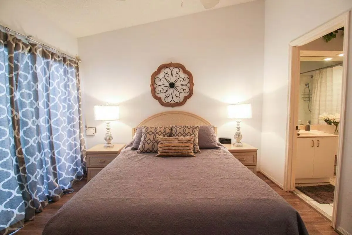 Queen Bed